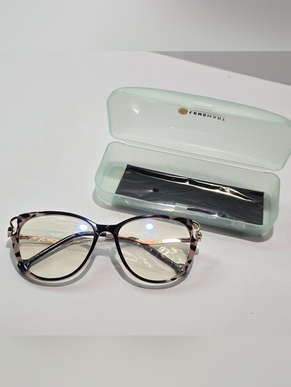 NEW Lensmart Women’s Eyeglass Frames with Case – Tortoise & Gold